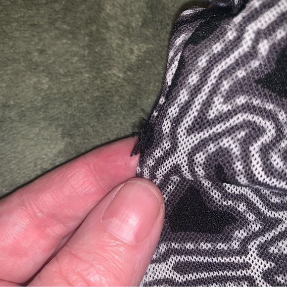 Dana Buchman Elegant Black and White Top - Picture 7 of 7